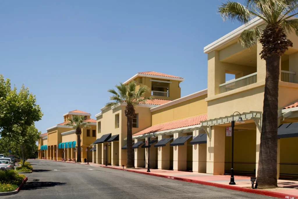 a new strip mall built by a general contractor in roseville